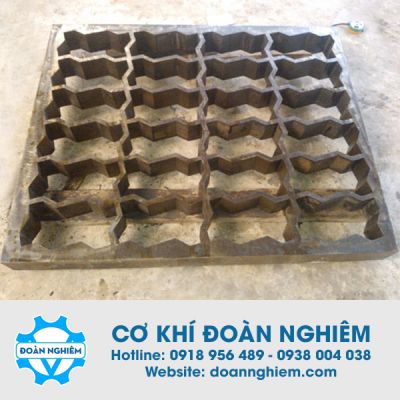 Khuôn gạch con sâu