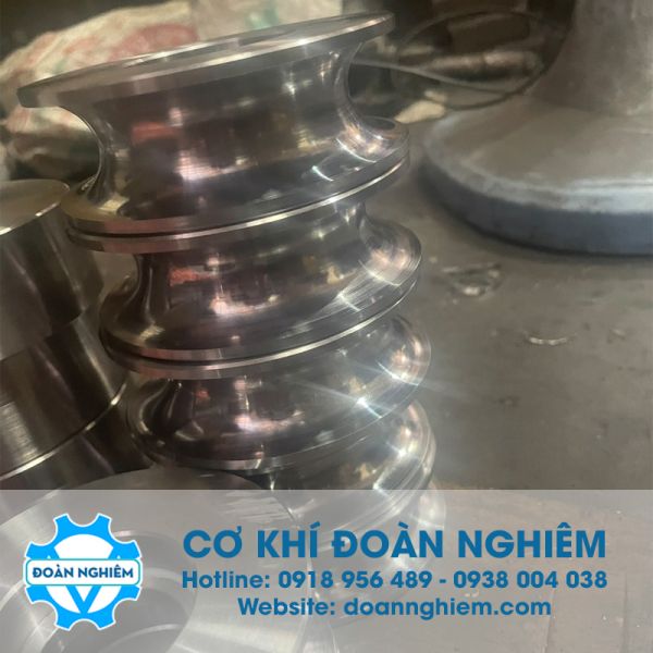 Con lăn uốn ống